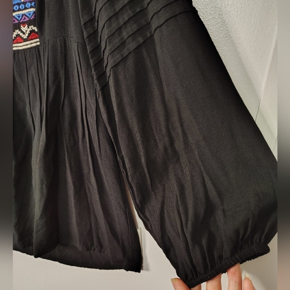 NWOT embroidery tassel tie blouse,Boho Chic, oversized M, Tunic, puff Sleeve. - Picture 13 of 14